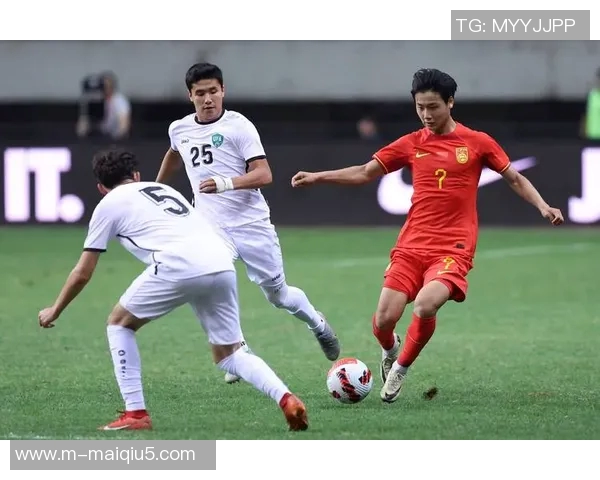 聚焦广州网球队耐力训练与欧冠足球赛事的精彩对比与启示